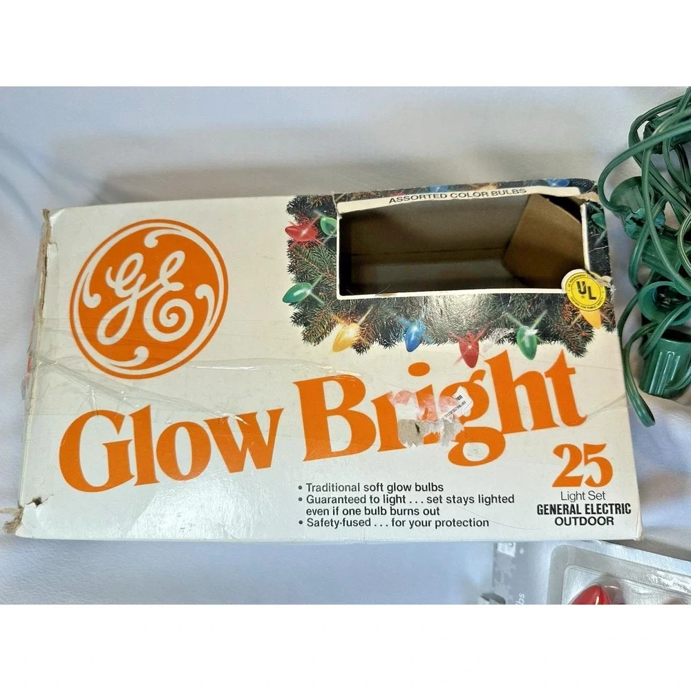 Lot Of 2 Vintage GE Glow Bright 25 Count Light Sets Outdoor (Will Need Bulbs)
